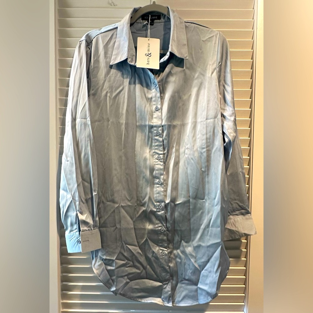 Hers & Mine Light Blue Button Up Women’s Top SIZE M